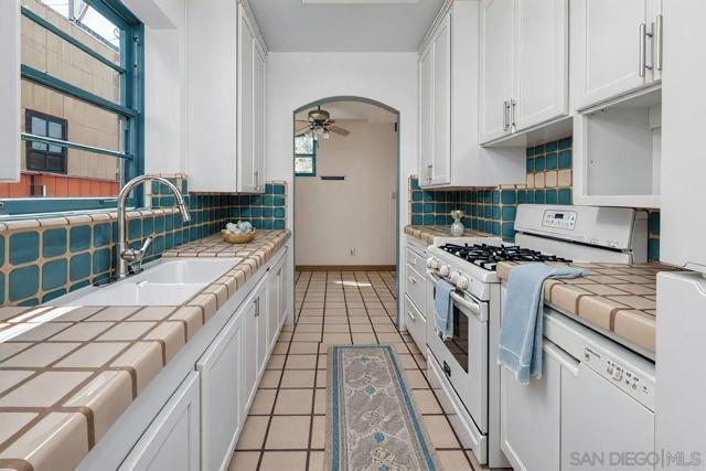 3483 Olive Street, San Diego CA: https://media.crmls.org/mediaz/5e508d41-2f6b-4cd7-b57a-465f7c02f524.jpg
