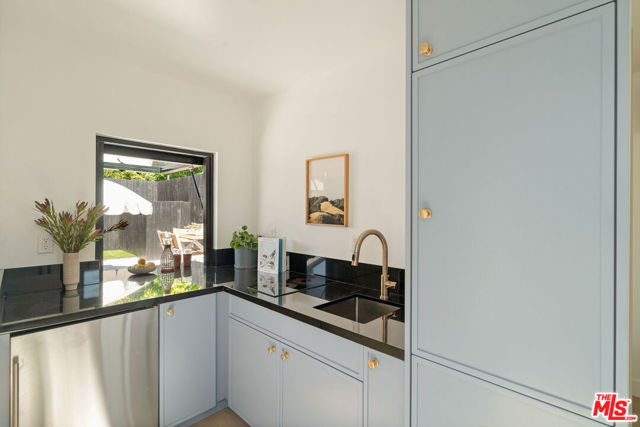 3923 Revere Avenue, Los Angeles CA: https://media.crmls.org/mediaz/5e50bdd9-b470-4970-989b-3cb782c4b1e7.jpg