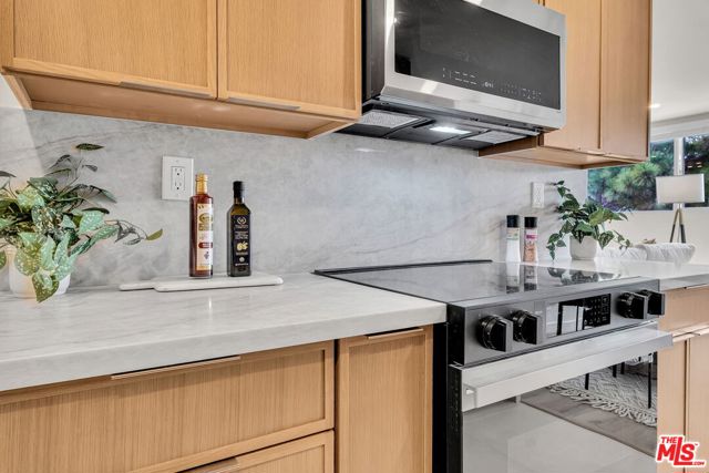 6050 Canterbury Drive, E313 photo 9