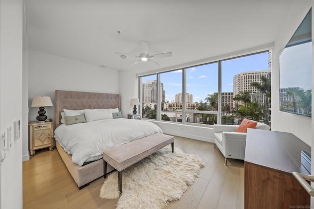 888 W E St, San Diego CA: https://media.crmls.org/mediaz/5e512a32-2340-4f2c-84b0-8d43904022dd.jpg