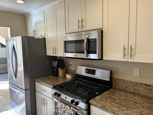 Detail Gallery Image 9 of 42 For 15006 Varsity #C,  Moorpark,  CA 93021 - 3 Beds | 2 Baths