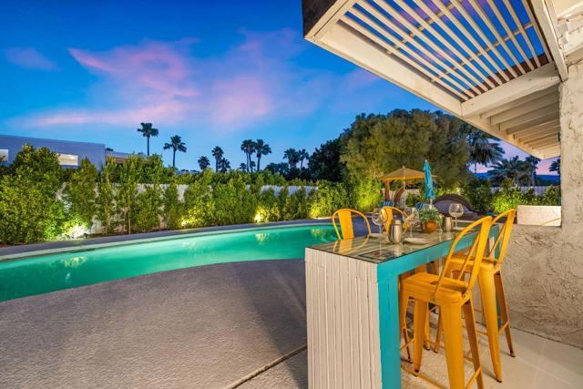 1862 N Nogales Way, Palm Springs CA: https://media.crmls.org/mediaz/5e53b8f5-e518-4e75-9e65-73b74b9f7fb3.jpg