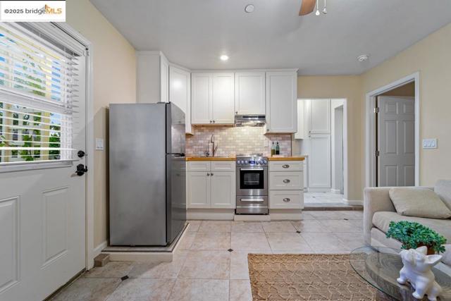 1164 Lexington Way, Livermore CA: https://media.crmls.org/mediaz/5e5417ef-84f6-429d-961e-19f8ee28f999.jpg