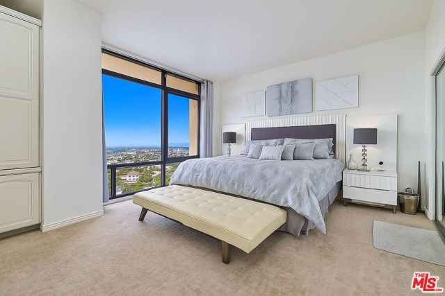 4337 Marina City Drive, Marina del Rey CA: https://media.crmls.org/mediaz/5e5438e2-0d5b-4d82-8822-0405bcdda9fc.jpg