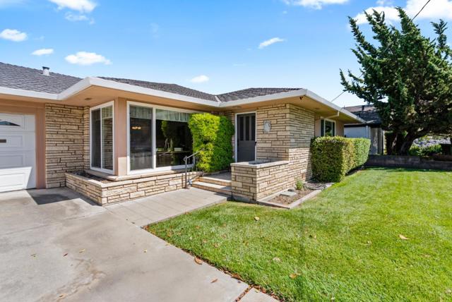 1781 Prune Street, Hollister CA: https://media.crmls.org/mediaz/5e54ebfe-ef16-4ecc-9872-99de9ed50be9.jpg