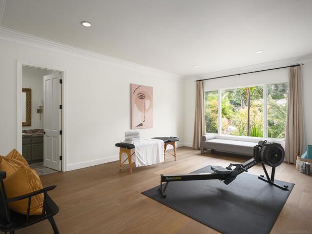 17550 Via De Fortuna, Rancho Santa Fe CA: https://media.crmls.org/mediaz/5e553559-6de6-497d-a5b7-30d021d0c22e.jpg
