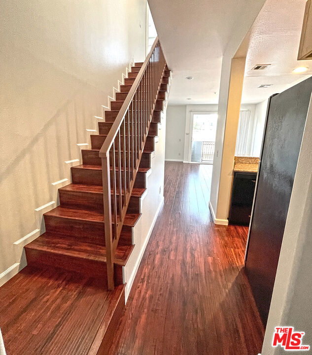 Image 27 of 32 For 5330 Satsuma Avenue