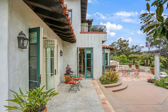 7206 Aviara Drive, Carlsbad CA: https://media.crmls.org/mediaz/5e558712-83b1-47d9-bf90-faa8f06669c2.jpg