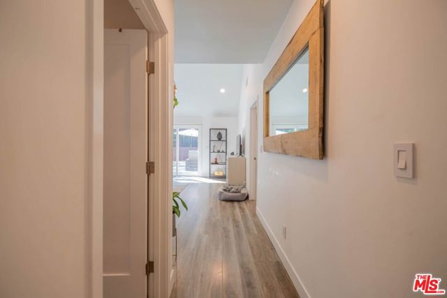 2760 E Glenoaks Boulevard, Glendale CA: https://media.crmls.org/mediaz/5e55b3da-a067-46a4-8396-09ea797d0828.jpg