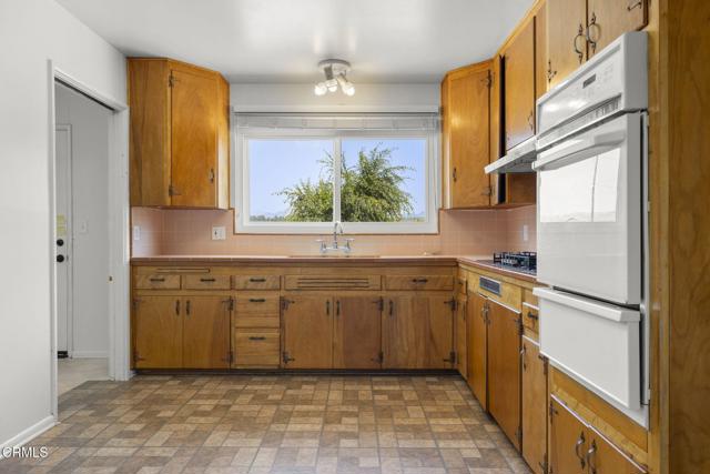 4226 Hitch Boulevard, Moorpark CA: https://media.crmls.org/mediaz/5e566745-ef53-4f96-ba47-2e4f46e7c5df.jpg