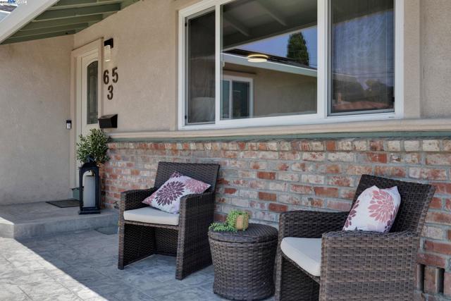 635 Janice Ave, Hayward CA: https://media.crmls.org/mediaz/5e56cc28-4ac8-48fc-a5d2-398ae9bed209.jpg