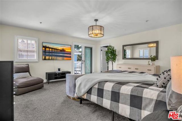 420 S Broadway, Redondo Beach CA: https://media.crmls.org/mediaz/5e57070a-b5e5-4426-9840-81aec2ae6c29.jpg