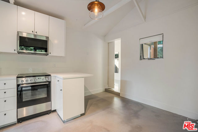 2401 32nd Street photo 9