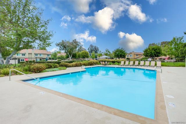 13669 Comuna Drive, Poway CA: https://media.crmls.org/mediaz/5e577735-16bd-4425-b3ed-f91b69ce3e52.jpg