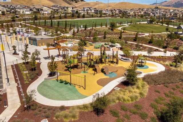 61109 Via Vicenza, San Ramon CA: https://media.crmls.org/mediaz/5e57b5a2-c631-405b-8db7-e337deec2709.jpg