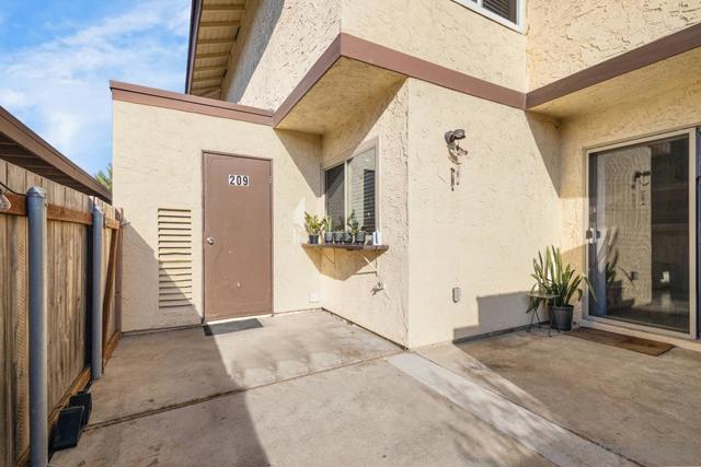 209 Otay Valley Rd, Chula Vista, California 91911, 3 Bedrooms Bedrooms, ,1 BathroomBathrooms,Townhouse,For Sale,Otay Valley Rd,240015444SD