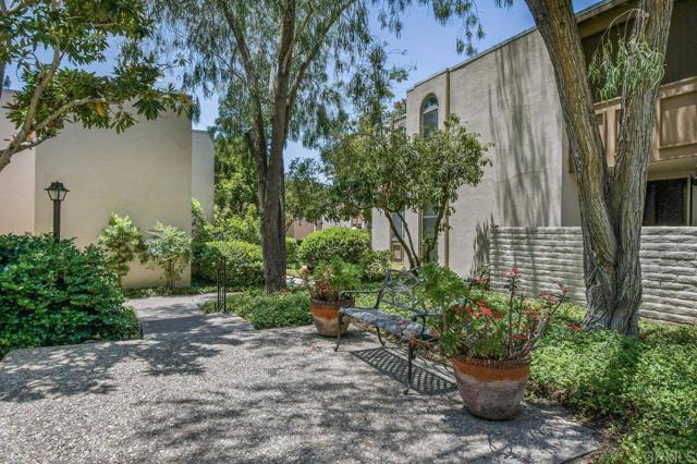 Detail Gallery Image 30 of 32 For 4891 Collwood Blvd #B,  San Diego,  CA 92115 - 2 Beds | 2 Baths