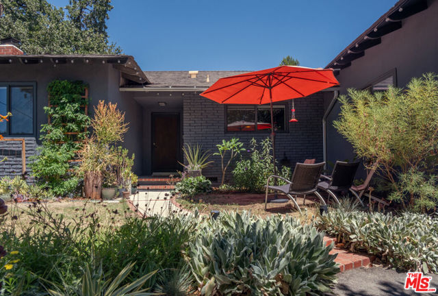 25166 Wheeler Road, Newhall CA: https://media.crmls.org/mediaz/5e5876be-03f0-4b84-9a2c-1cb67181d9be.jpg