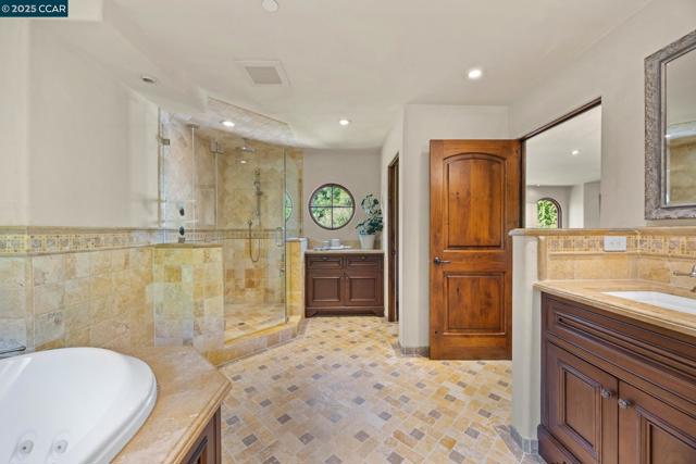 80 Rheem Blvd, Orinda CA: https://media.crmls.org/mediaz/5e58b44c-b8e9-40e8-97e7-256794cf1ac8.jpg