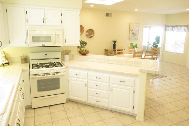 Detail Gallery Image 5 of 54 For 4129 Pindar Way, Oceanside,  CA 92056 - 2 Beds | 2/1 Baths