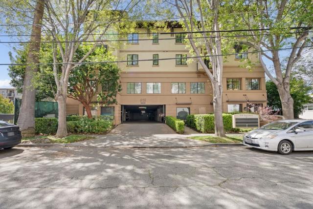 618 Walnut Street, San Carlos CA: https://media.crmls.org/mediaz/5e59ec30-5c04-4df5-bc30-ad96875a692e.jpg