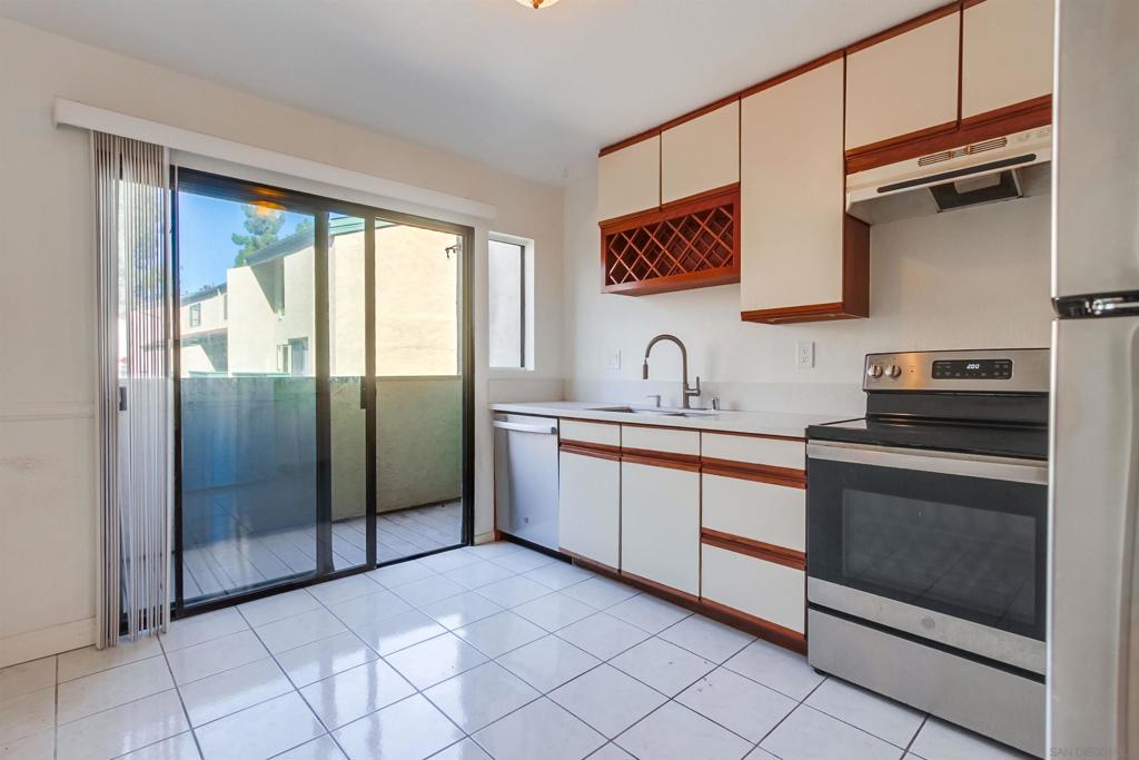 MLS #250042575SD image #17