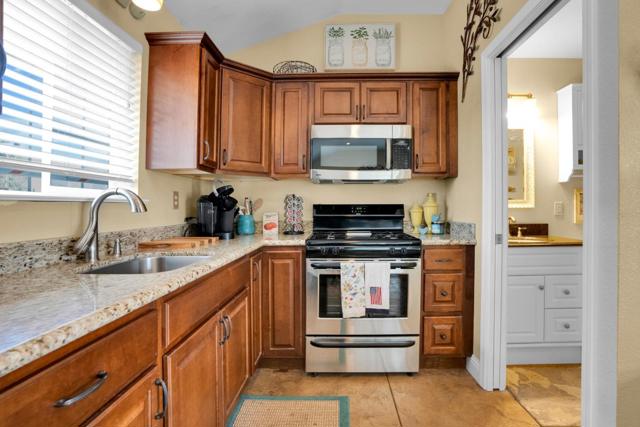 3225 Hillman Lane, Royal Oaks CA: https://media.crmls.org/mediaz/5e5ab025-1e6a-4fc2-a1a5-d17c804c9d34.jpg