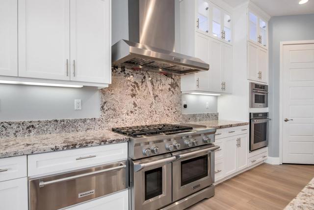 Detail Gallery Image 16 of 46 For 1733 Lemonadeberry Ln, Vista,  CA 92084 - 5 Beds | 3/1 Baths