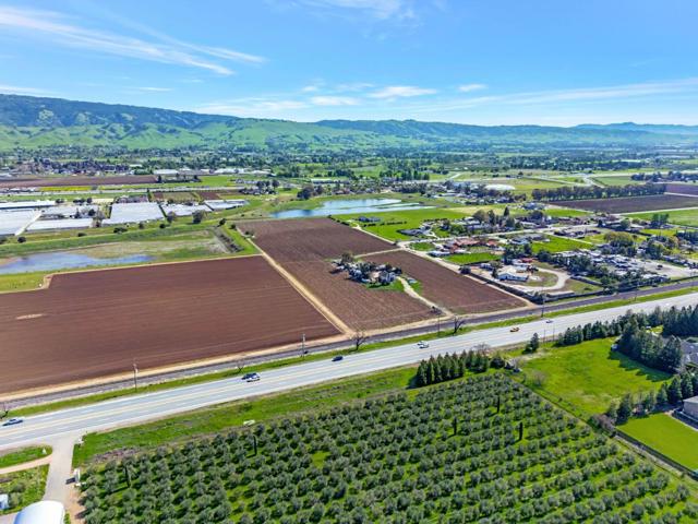 11580 Monterey Road, Gilroy CA: https://media.crmls.org/mediaz/5e5acf3e-9a2d-4e1d-ae5f-a29cbe4977f7.jpg