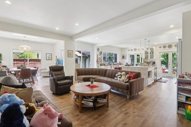 124 Glenview Street, Santa Cruz CA: https://media.crmls.org/mediaz/5e5afe3f-1b47-4fac-a792-e014f94973a8.jpg