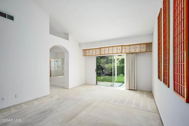 3695 Mapleknoll Place, Thousand Oaks CA: https://media.crmls.org/mediaz/5e5b16a2-47a0-4b72-8afa-86549b799628.jpg