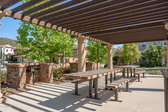 Detail Gallery Image 9 of 12 For 580 Alabama St, Ventura,  CA 93001 - 4 Beds | 3 Baths