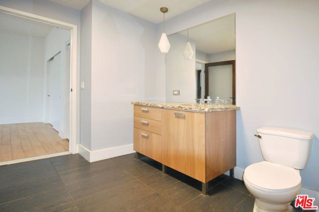 460 S Spring Street, Los Angeles CA: https://media.crmls.org/mediaz/5e5bb3ca-f656-40f9-9fe0-43ed118c923d.jpg