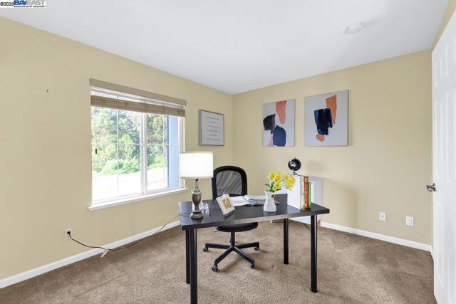 436 Wood Glen Dr, Richmond CA: https://media.crmls.org/mediaz/5e5bfcf1-fa25-4232-a15f-9226900493b1.jpg