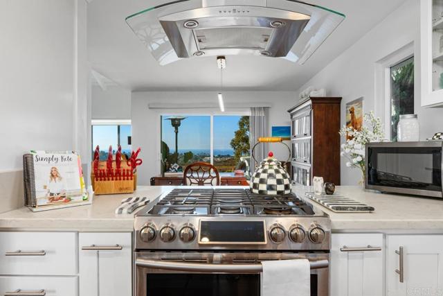 Detail Gallery Image 28 of 54 For 1762 Burgundy Rd, Encinitas,  CA 92024 - 3 Beds | 2/1 Baths