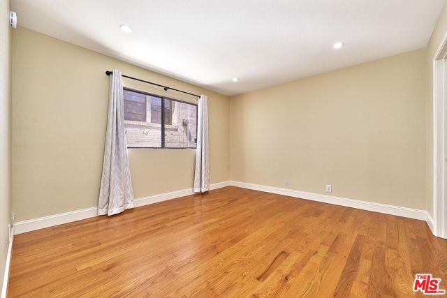 326 S Manhattan Place, Los Angeles CA: https://media.crmls.org/mediaz/5e5ca970-64a1-4156-a55b-7fb785b76d6a.jpg