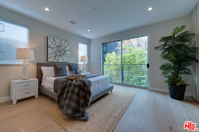 723 HUNTLEY Drive, West Hollywood CA: https://media.crmls.org/mediaz/5e5cfd58-e1e2-4949-b97e-34d8fd5640ab.jpg
