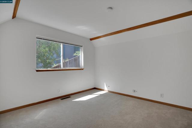1027 W Arlington Way, Martinez CA: https://media.crmls.org/mediaz/5e5d5275-13c5-43a4-a5b5-313f5abe716b.jpg