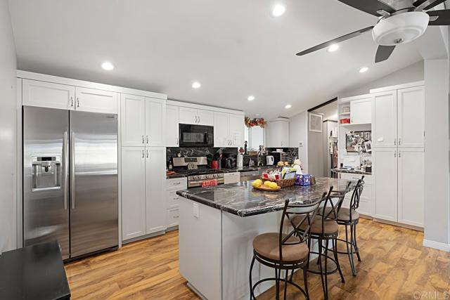 18218 Paradise Mountain Rd Spc 81, Valley Center CA: https://media.crmls.org/mediaz/5e5e5bf7-e5e1-455b-9b9a-a4525b20d160.jpg