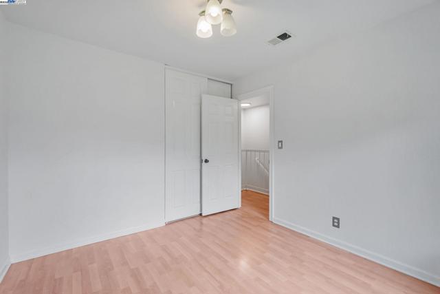 208 Siskiyou Ct, Walnut Creek CA: https://media.crmls.org/mediaz/5e5e64cc-577e-4d6d-8e49-2735d2372893.jpg