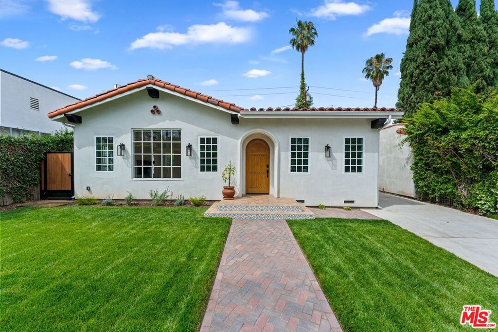 9005 ROSEWOOD Avenue