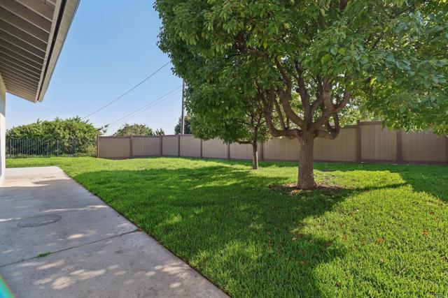 1895 Laurel Road, Oceanside CA: https://media.crmls.org/mediaz/5e5ff166-74fd-4b1d-ad83-fe149d8688da.jpg