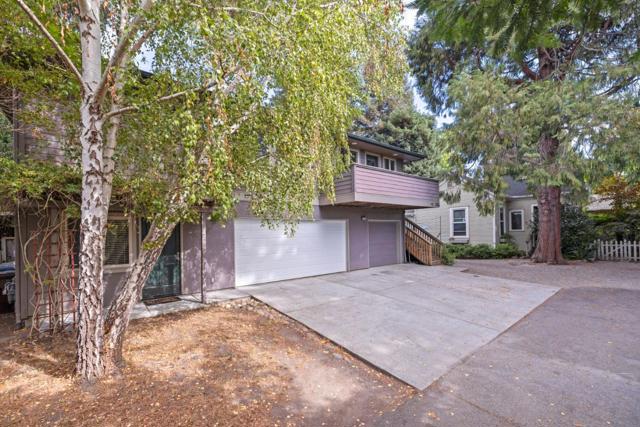 33 Edgewood Way, Santa Cruz CA: https://media.crmls.org/mediaz/5e6059d0-4fbc-4ccb-9856-223db5d13bfd.jpg