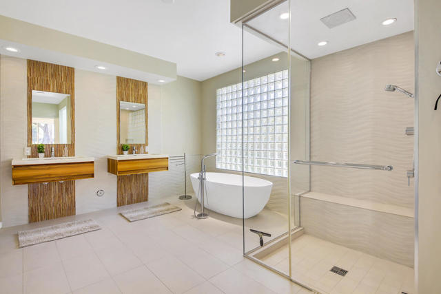 51 MASTER BATH MLS SIZE