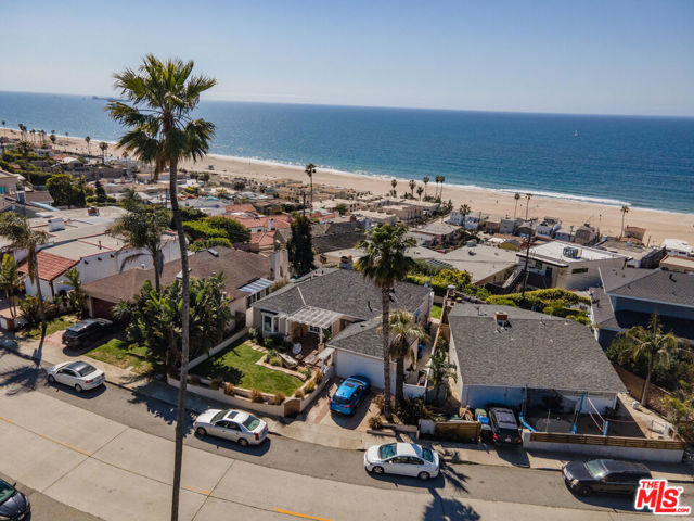 7009 RINDGE Avenue, Playa del Rey CA: https://media.crmls.org/mediaz/5e60baf1-ed62-4142-a730-884ac7ff535f.jpg