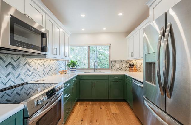 60 Skyline Crest Drive, Monterey CA: https://media.crmls.org/mediaz/5e60e355-ca0d-4c61-818a-3d00727db03c.jpg