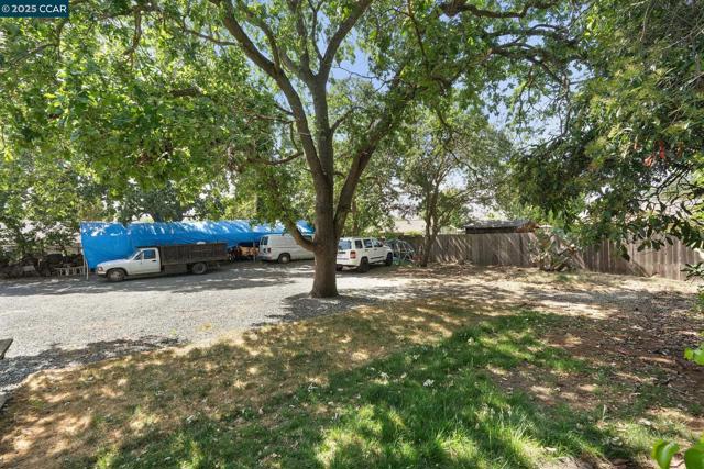 1580 3rd Ave, Walnut Creek CA: https://media.crmls.org/mediaz/5e612741-ce3a-482c-9a0f-52698473770f.jpg