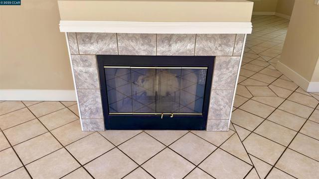 1135 Ranch Point Way, Antioch CA: https://media.crmls.org/mediaz/5e612cfd-1290-4cbf-a51b-b37805a69174.jpg