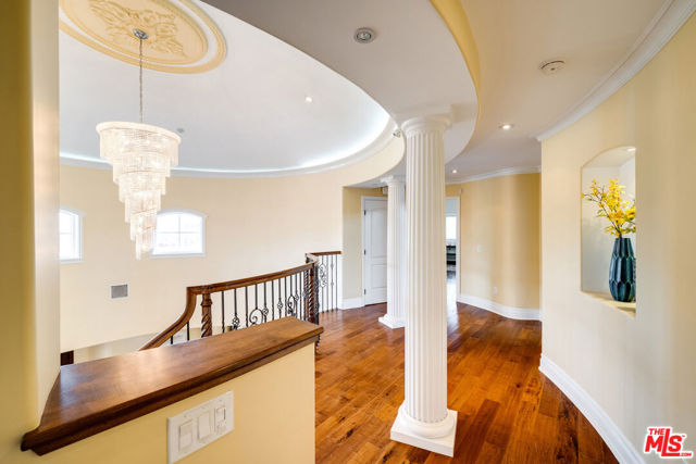 5966 ABERNATHY Drive, Los Angeles CA: https://media.crmls.org/mediaz/5e61512f-5bf5-4350-ab33-46ce3544a2a0.jpg