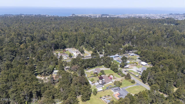 31341 Thomas Lane, Fort Bragg CA: https://media.crmls.org/mediaz/5e6190fe-00e9-41d5-b1b1-3c20f832d853.jpg